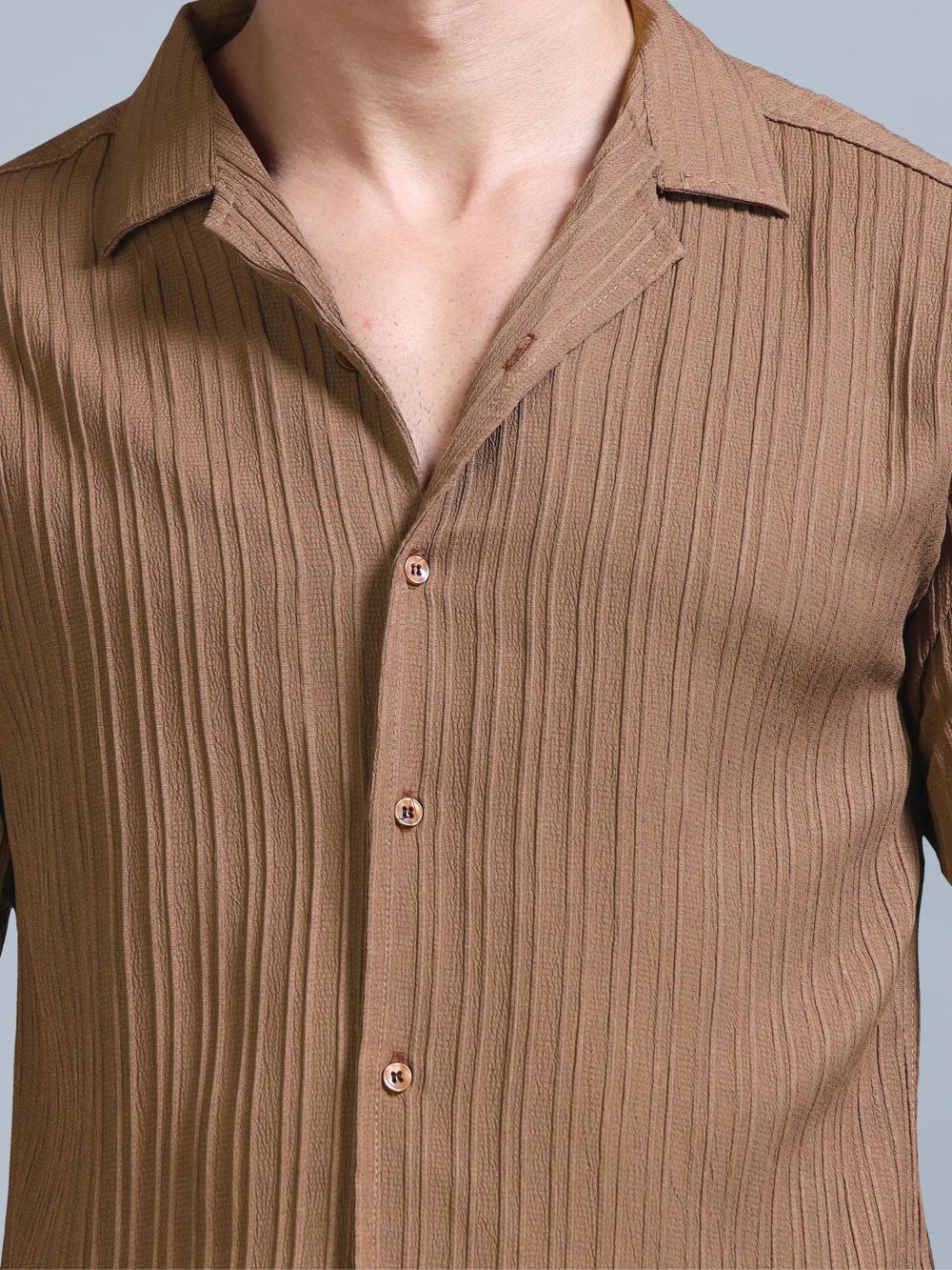 erracotta Glow men’s short-sleeve crinkle shirt with camp colla